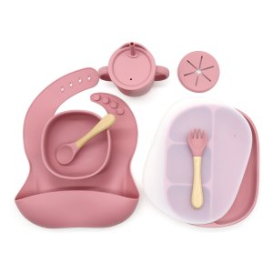 Set hranire bebe din silicon, 1 baveta, 1 farfurie compartimentata, 1 bol cu ventuza, lingurita si furculita, cana gustari, fara alergeni, dark pink